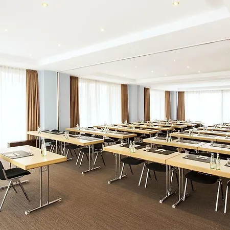 إن إتش كوليكشن ميونخ بافاريا فندق 4*