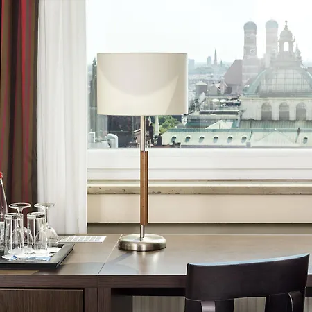 فندق إن إتش كوليكشن ميونخ بافاريا ميونيخ