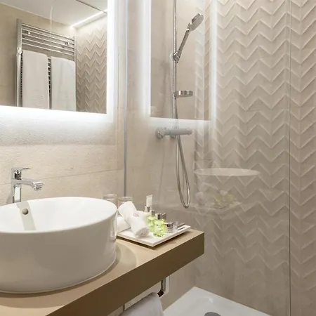 Hotel Nh Collection Bavaria 4*