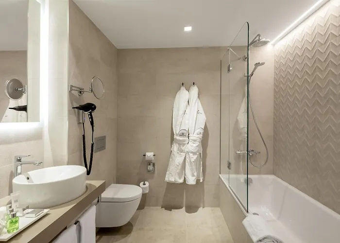 מלון Nh Collection Bavaria 4*